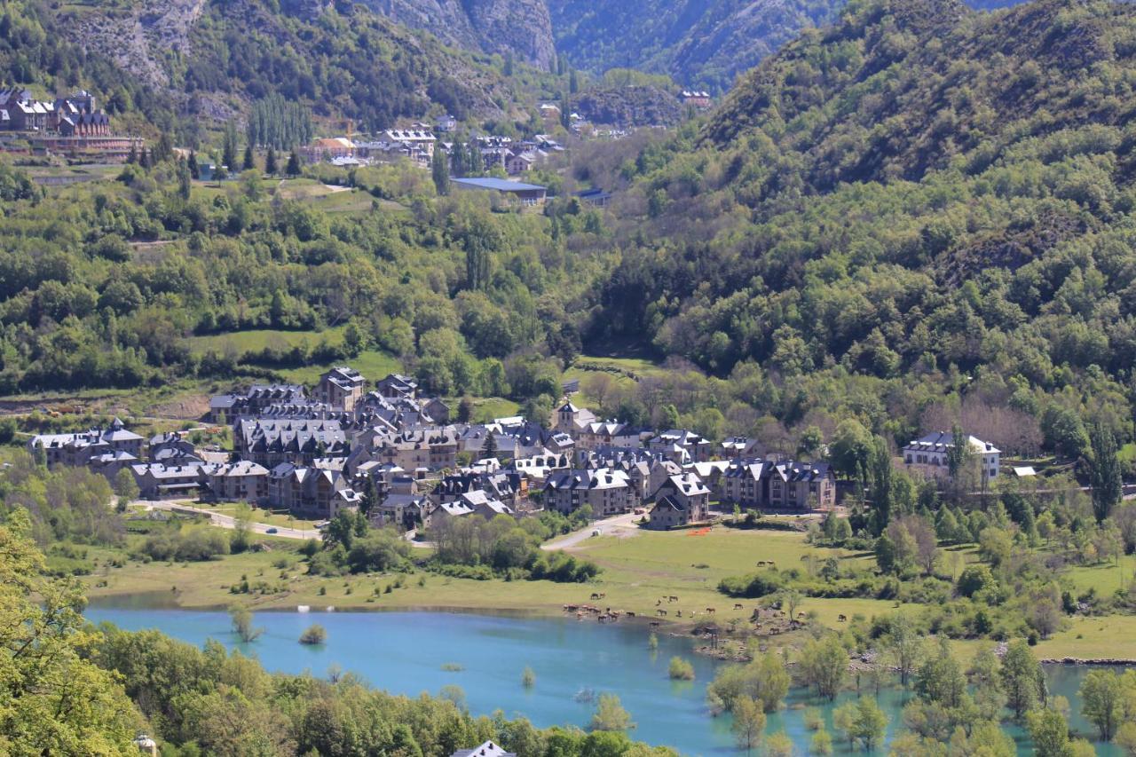Apartamento Con Jardin Casa Mendiluce El Pueyo de Jaca Buitenkant foto